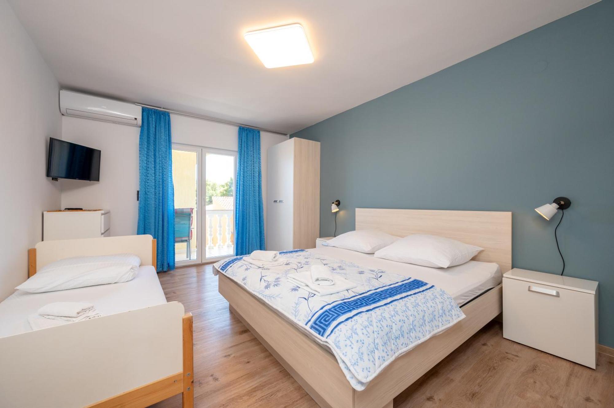 Apartments Zdravko Trogir Exterior photo