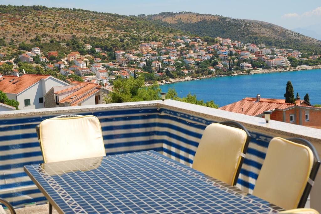 Apartments Zdravko Trogir Exterior photo